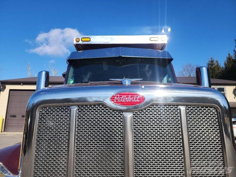 Peterbilt 567 Conventional Trucks / Tractor Trucks
