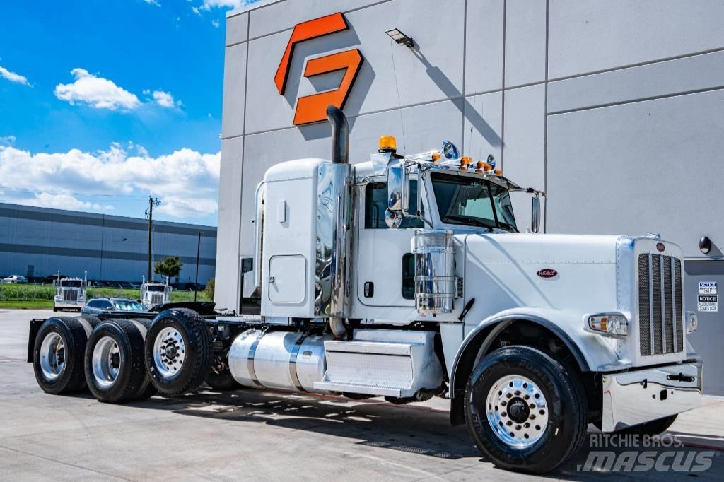 Peterbilt 389 Conventional Trucks / Tractor Trucks