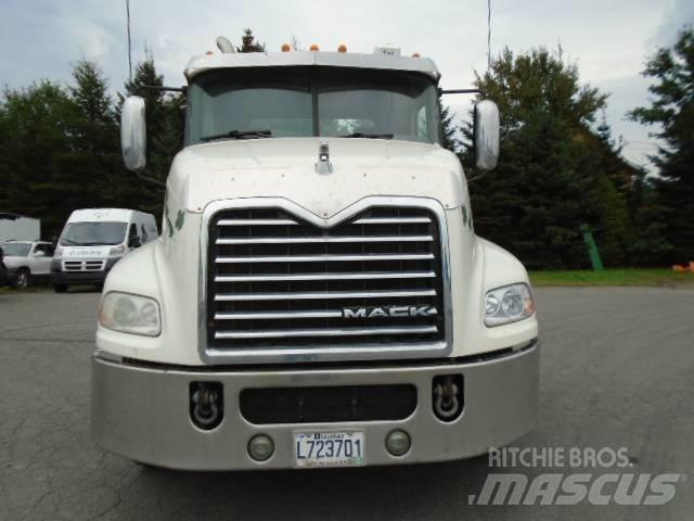 Mack CXU 613 Conventional Trucks / Tractor Trucks