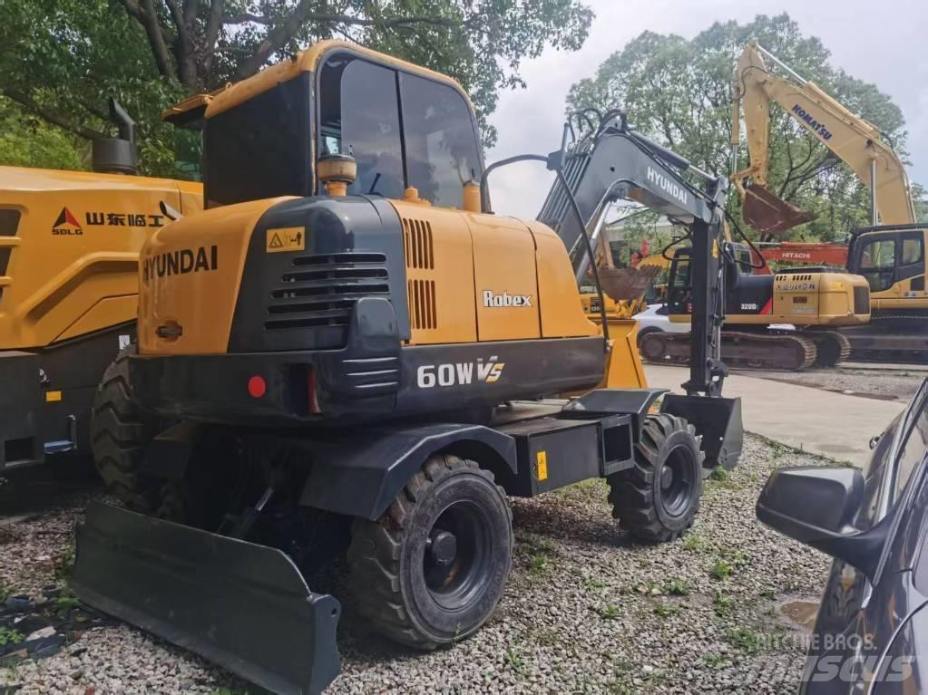 Hyundai r60w Wheeled Excavators
