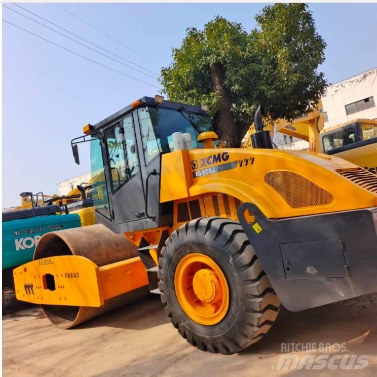 XCMG XS 203 J Single drum rollers