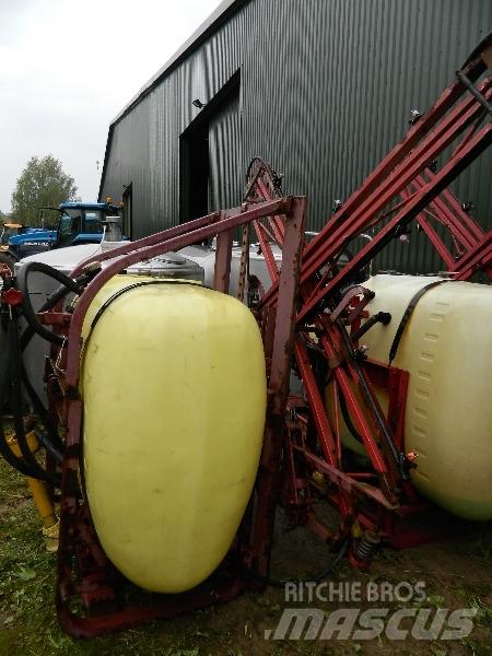 Hardi 800 Trailed sprayers