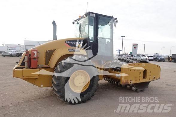 CAT CP-573E Single drum rollers