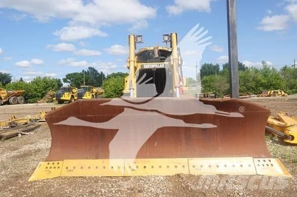 CAT D8T Crawler dozers