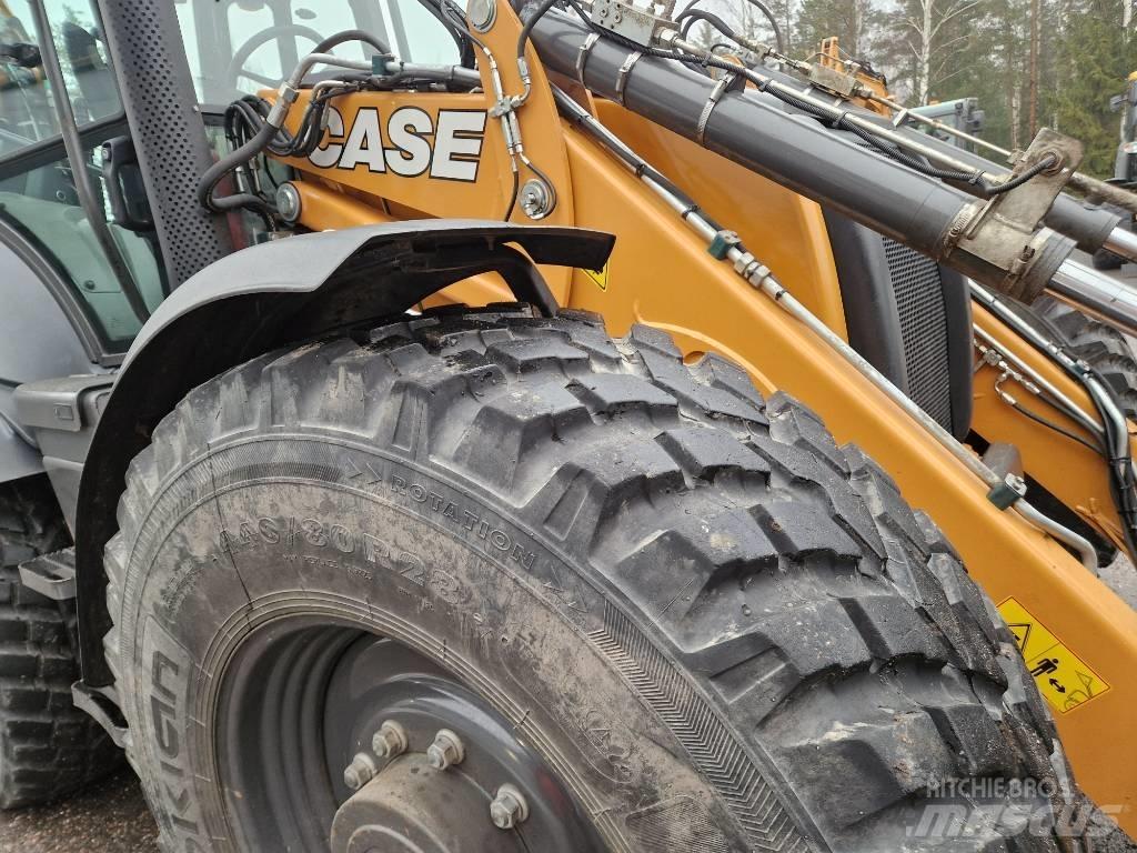 CASE 695 SV Backhoe Loaders