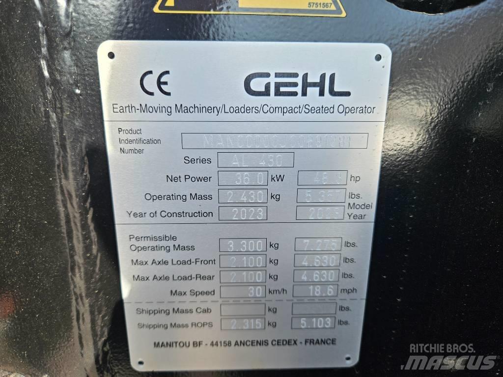 Gehl AL430 Tool Carriers