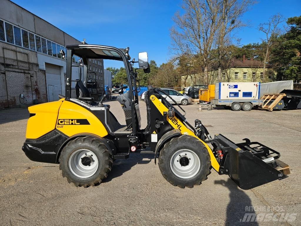 Gehl AL430 Tool Carriers