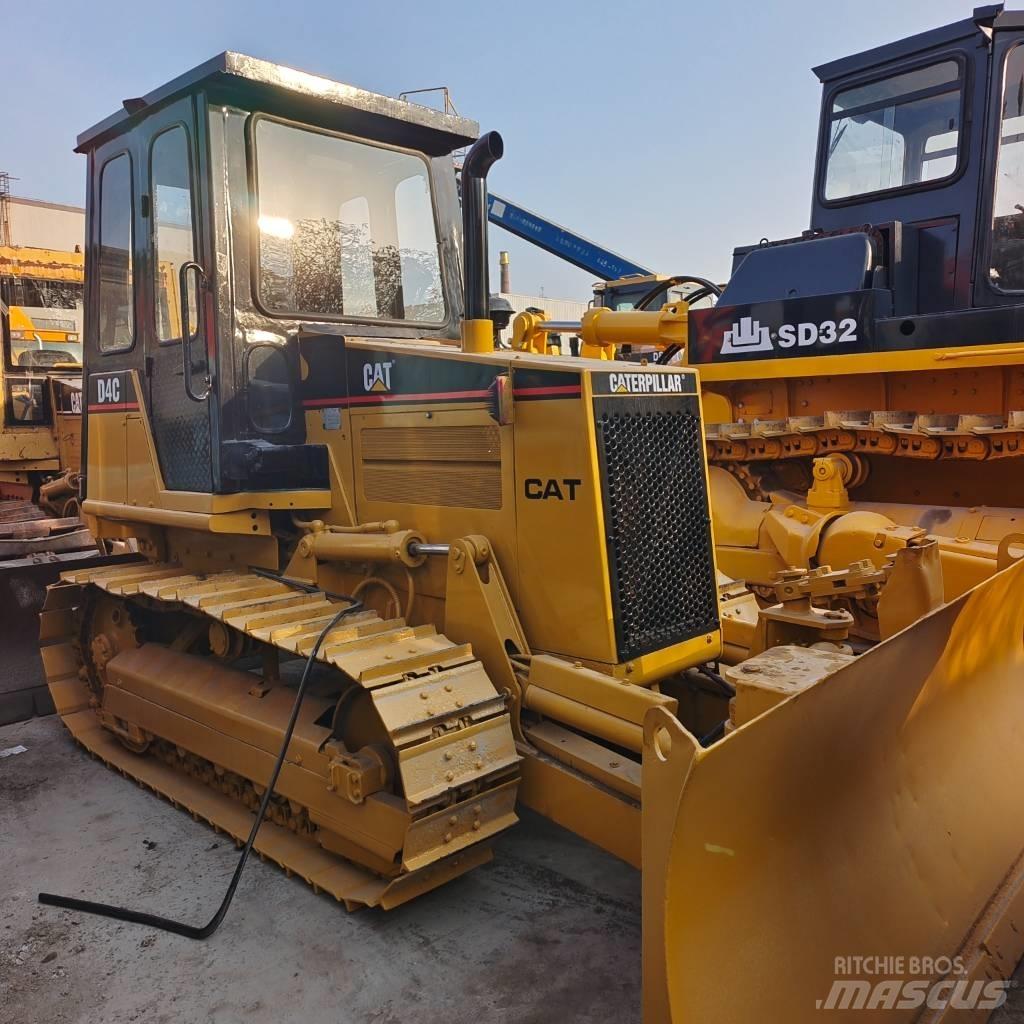 CAT D 4 C Crawler dozers