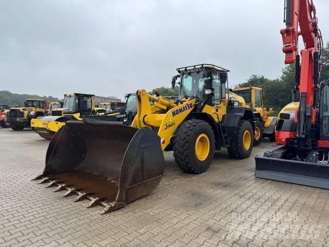 Komatsu WA 320 Wheel Loaders