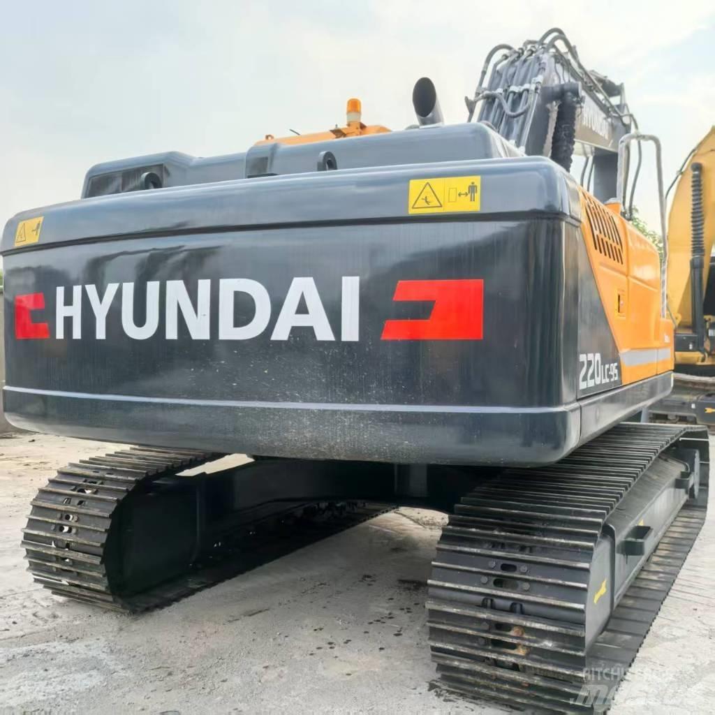 Hyundai R220LC-9S Mini excavators  7t - 12t