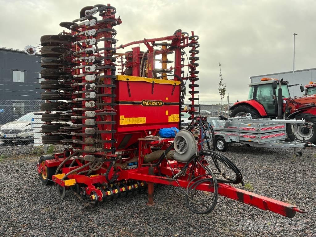 Väderstad Rapid800 Farm Drills