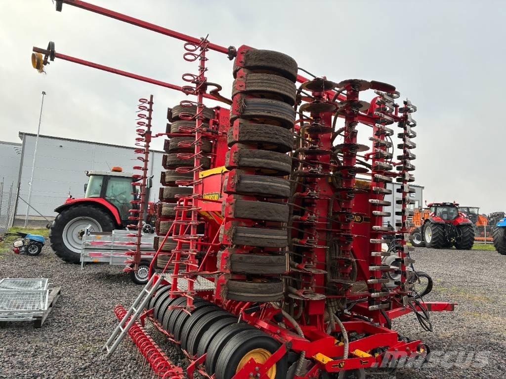 Väderstad Rapid800 Farm Drills