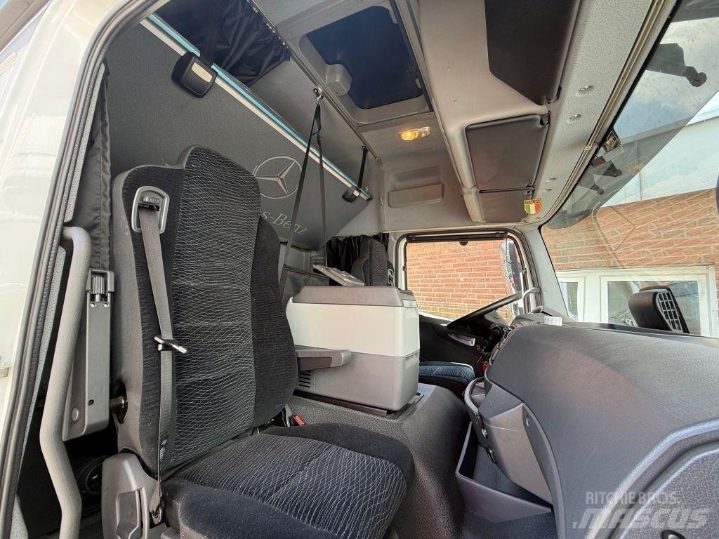 Mercedes-Benz 1530L Curtain Side Trucks