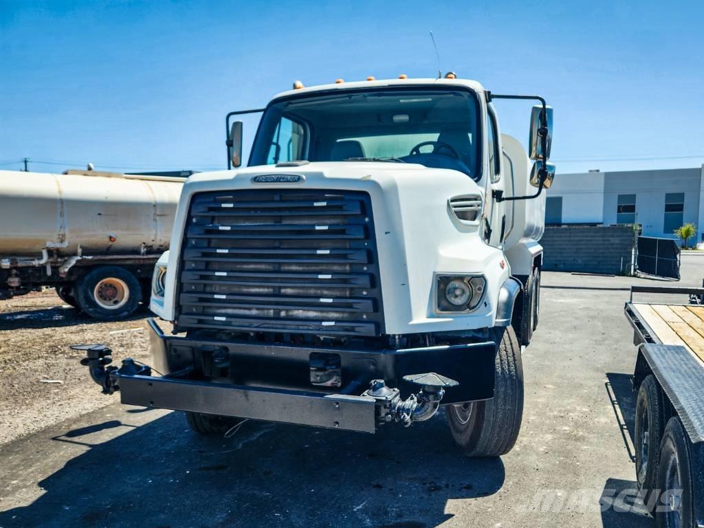 Freightliner 108 SD Water Tankers