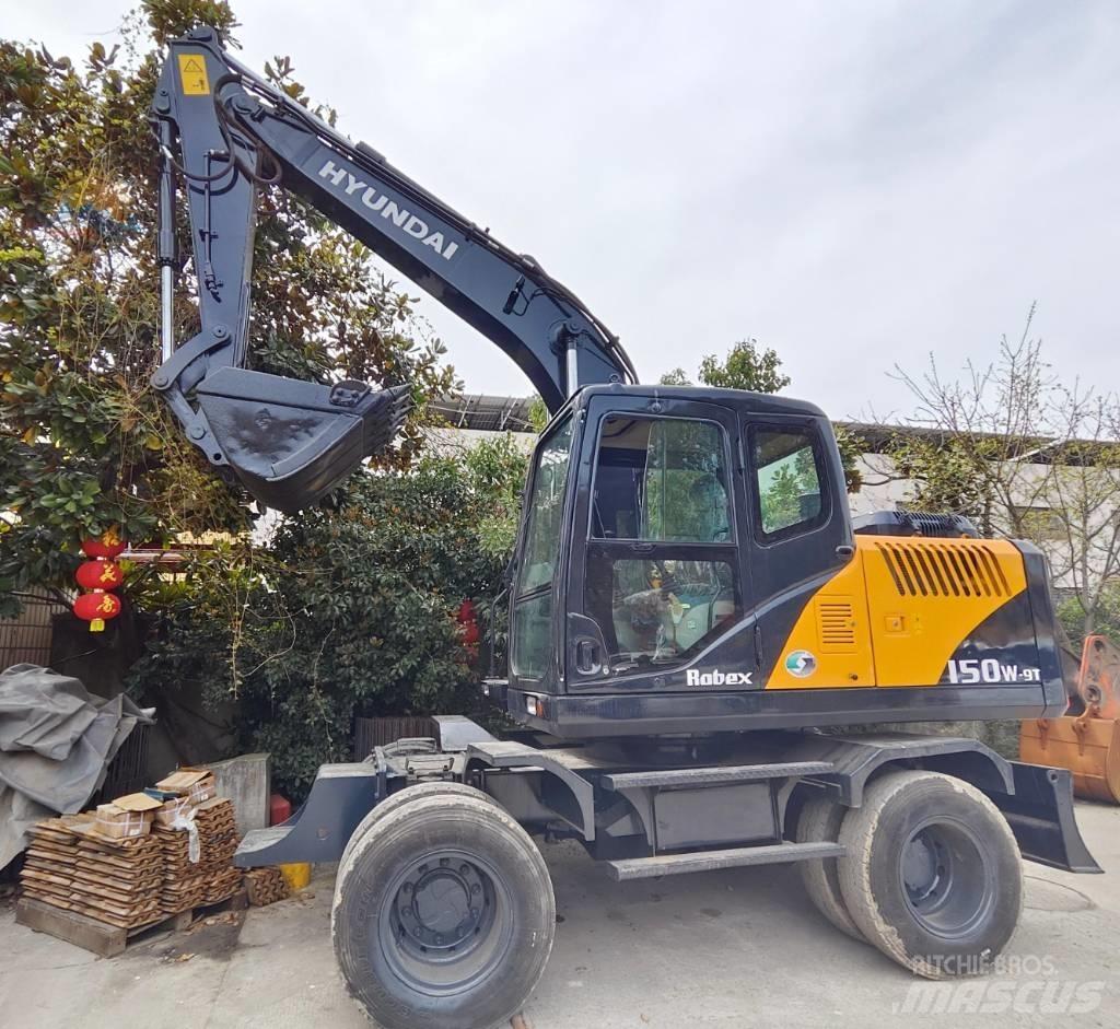 Hyundai 150w Wheeled excavators