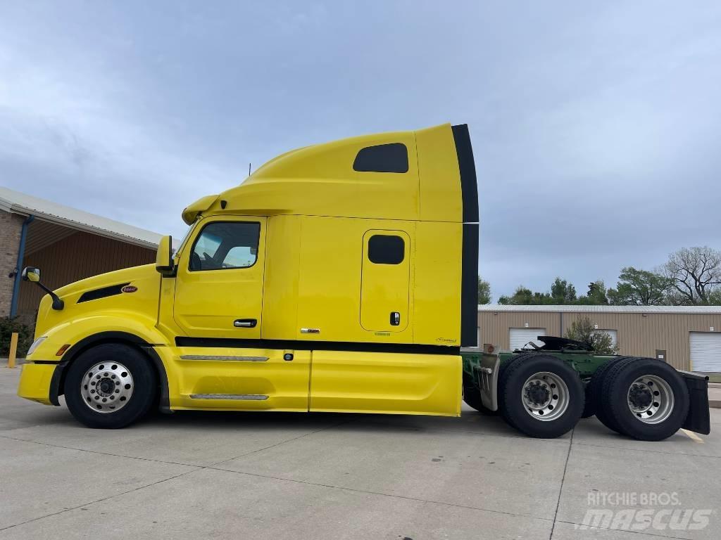 Peterbilt 579 Conventional Trucks / Tractor Trucks