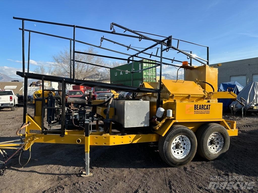 Etnyre Bearcat 250D Asphalt and Tar Sprayers and Sealers
