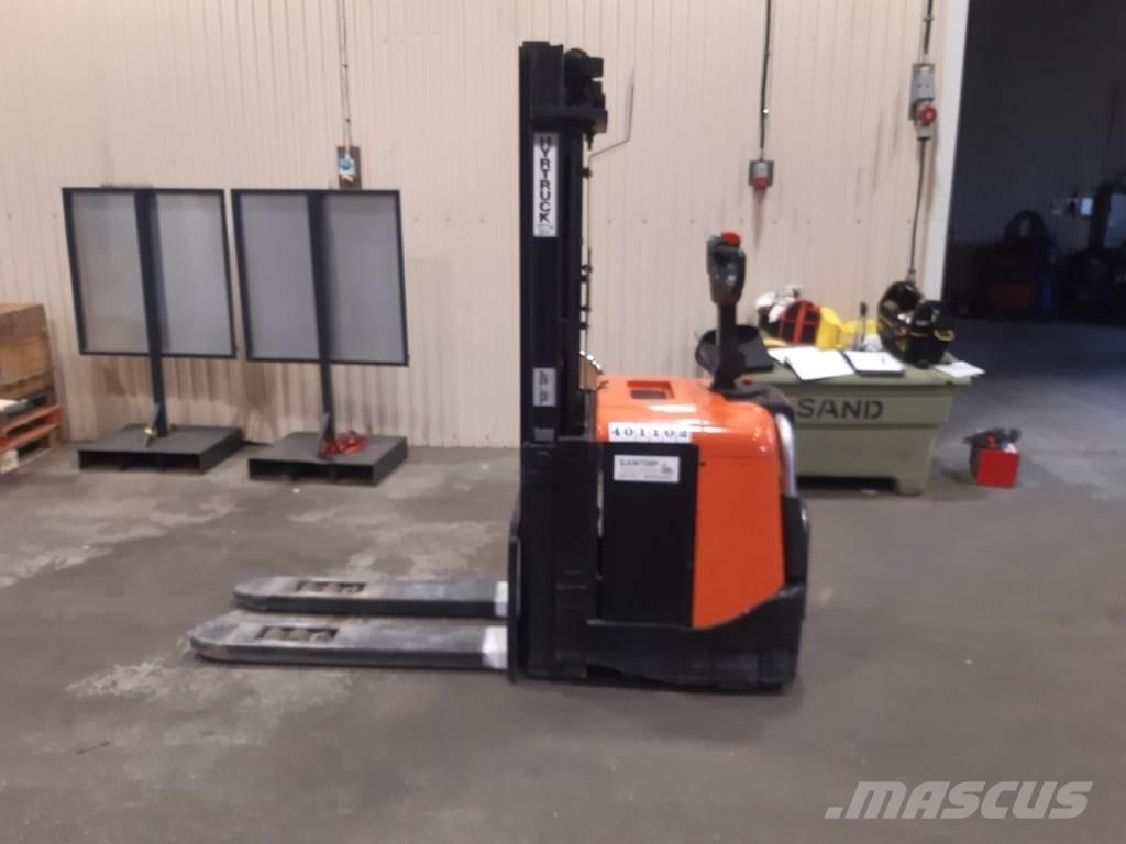 BT SPE125L Self Propelled Stackers