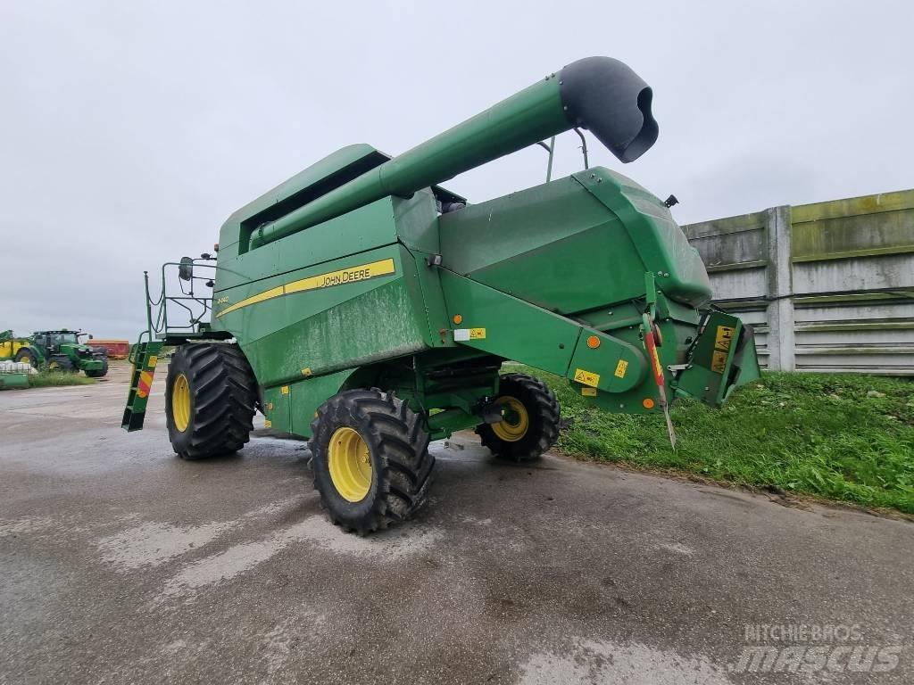 John Deere W 440 Combine Harvesters