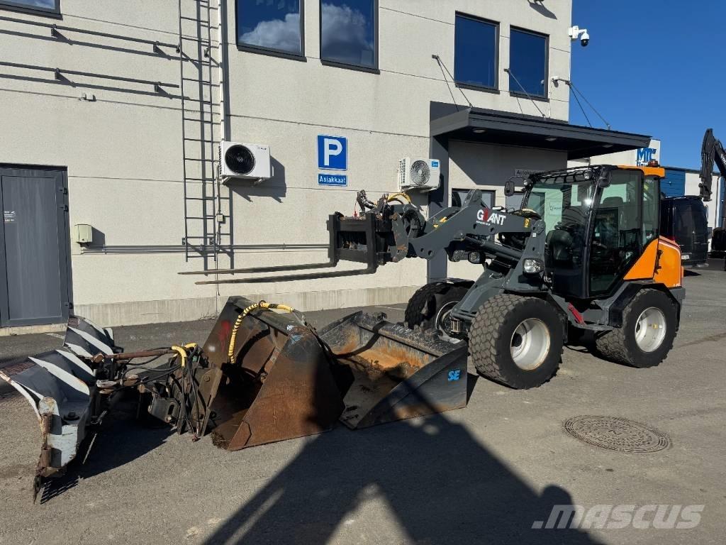 GiANT V 6004 T Mini Loader