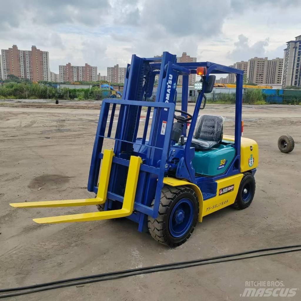 Komatsu FD 30 T-17 Diesel Forklifts