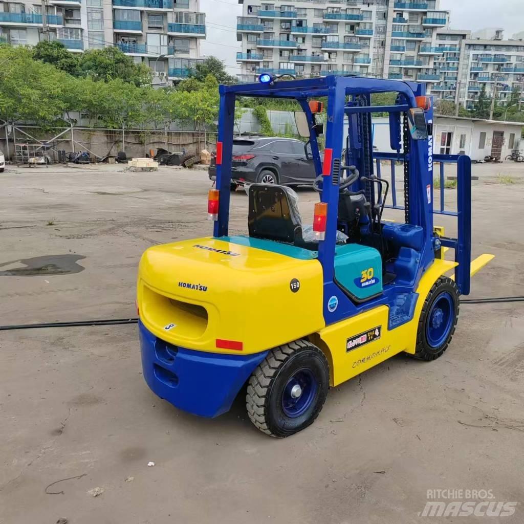 Komatsu FD 30 T-17 Diesel Forklifts