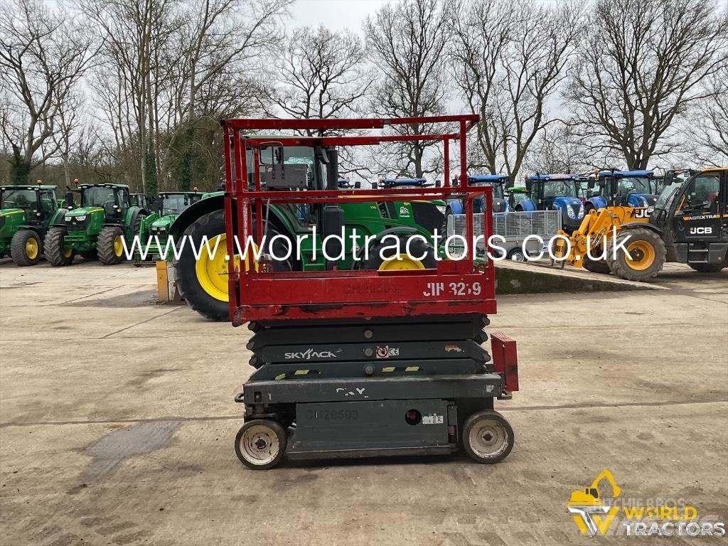 SkyJack SJ III 3219 Scissor Lifts