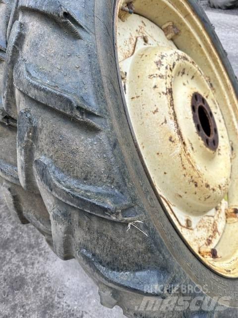 Dunlop 9.5R44 Tires, wheels and rims