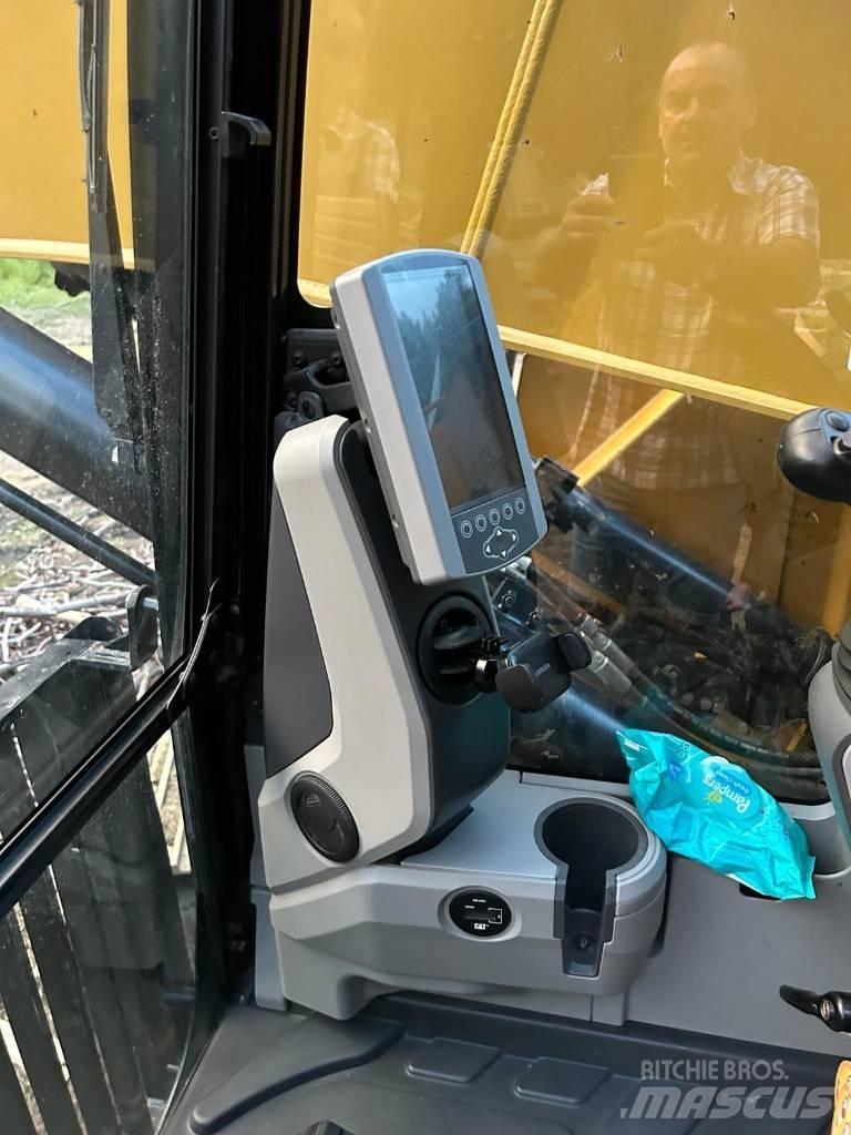 CAT 325 F LCR Crawler Excavators