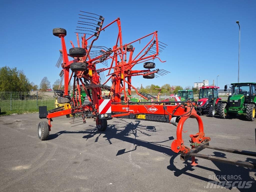 Kuhn GA 8121 Swathers \ Windrowers