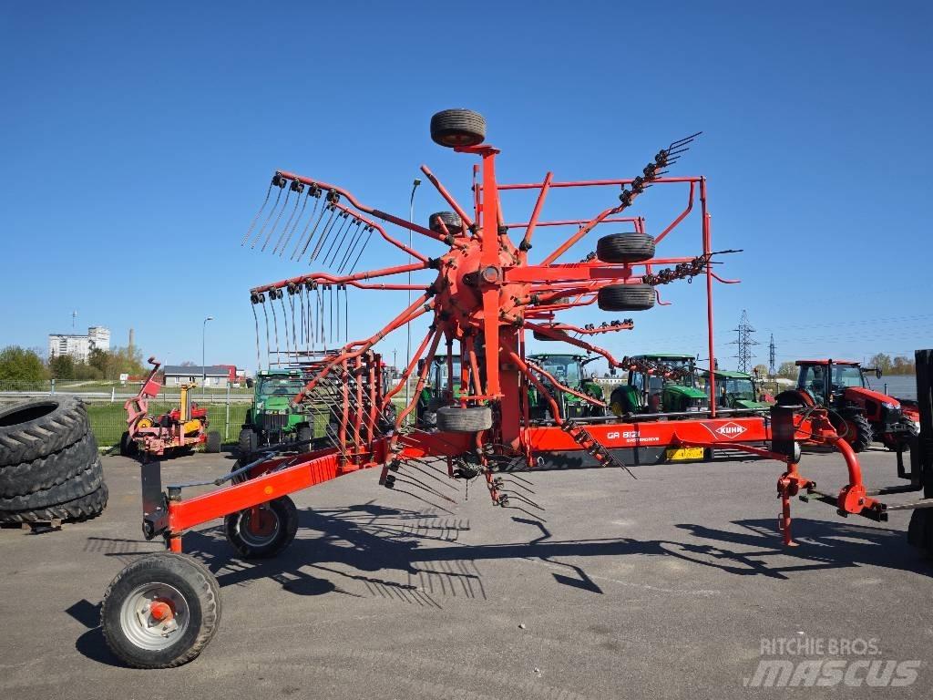 Kuhn GA 8121 Swathers \ Windrowers