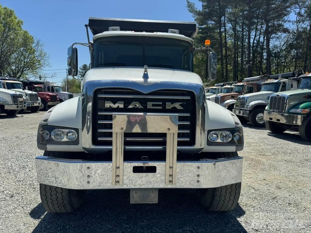 Mack GU713 Dump Trucks