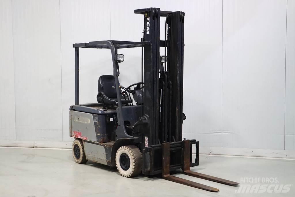 TCM FB25-7 Electric Forklifts