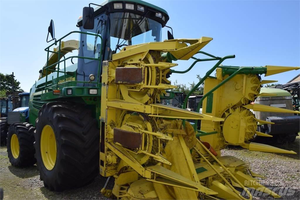 John Deere 7400 Foragers