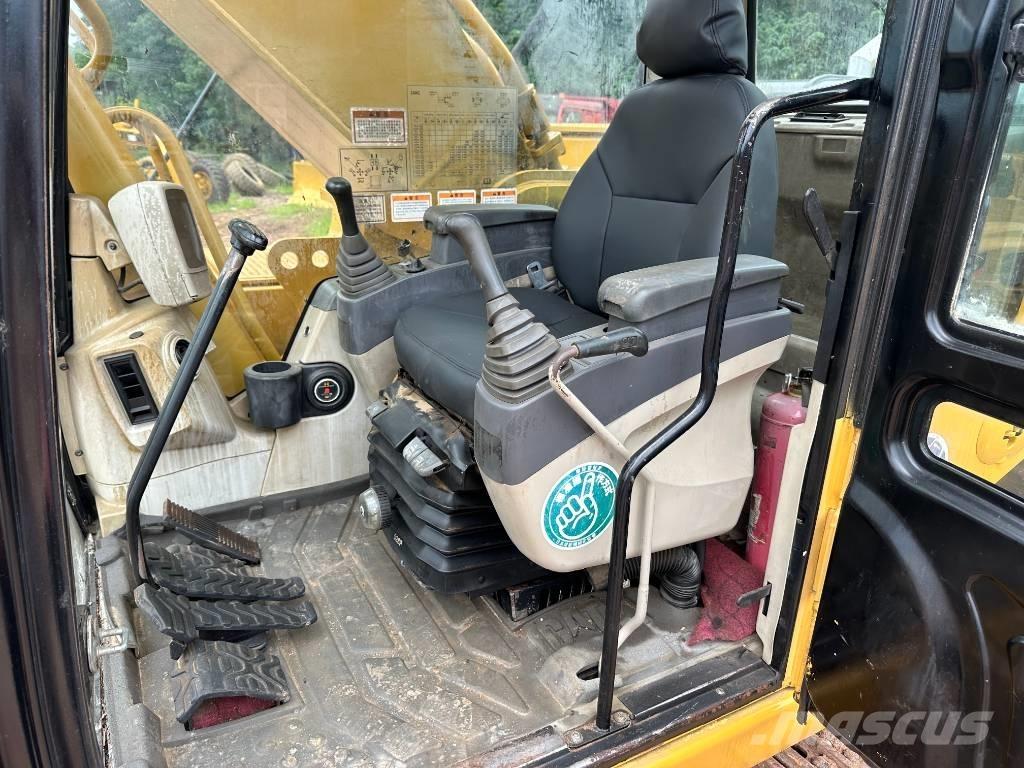 CAT 330CL Crawler Excavators