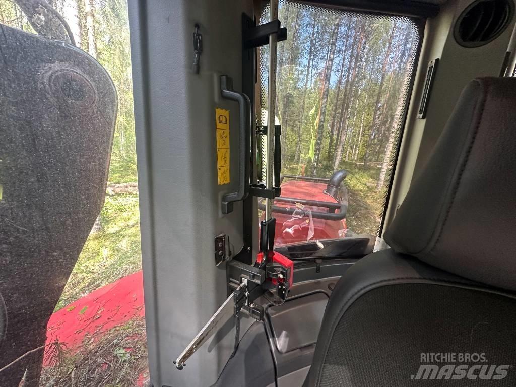 Komatsu 911 Harvesters