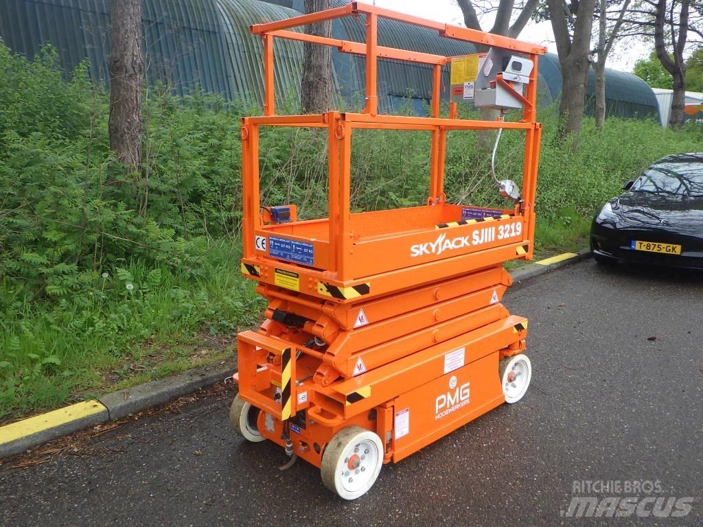 SkyJack SJ3219 Scissor Lifts