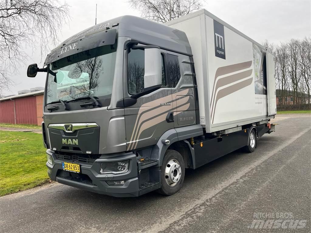 MAN TGL 8.220 Box trucks
