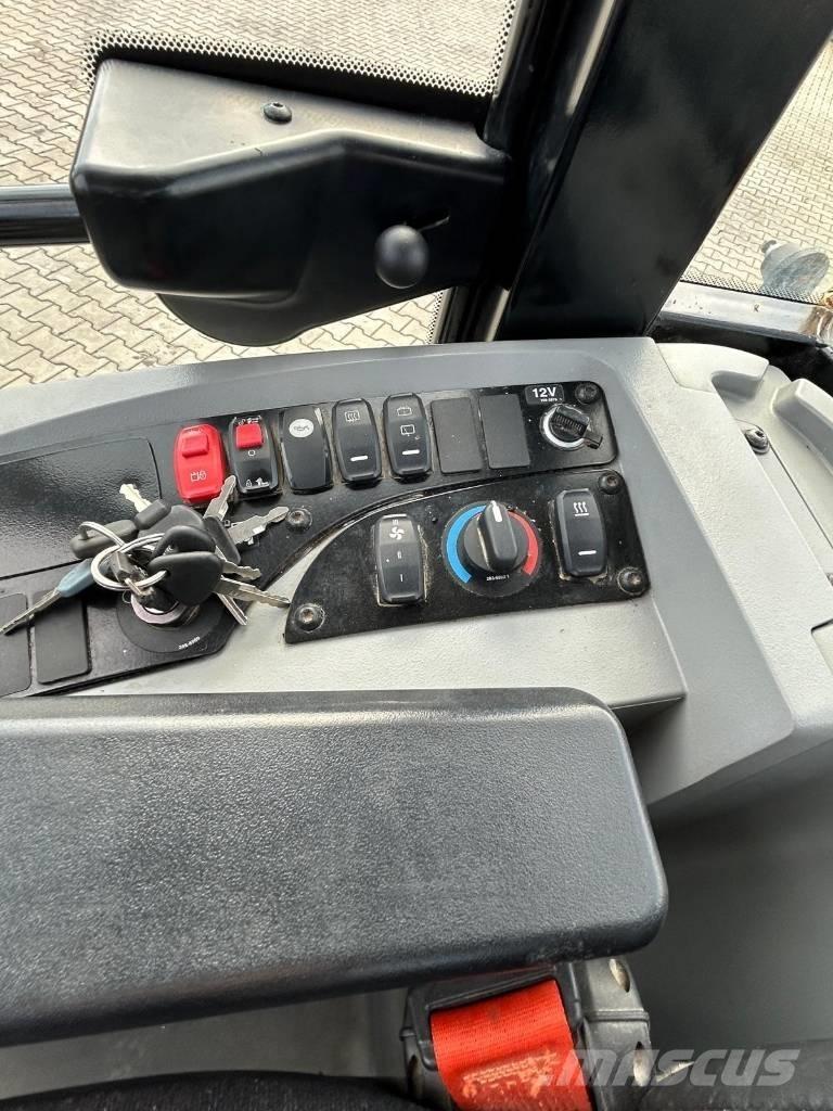 CAT 907 M Wheel Loaders