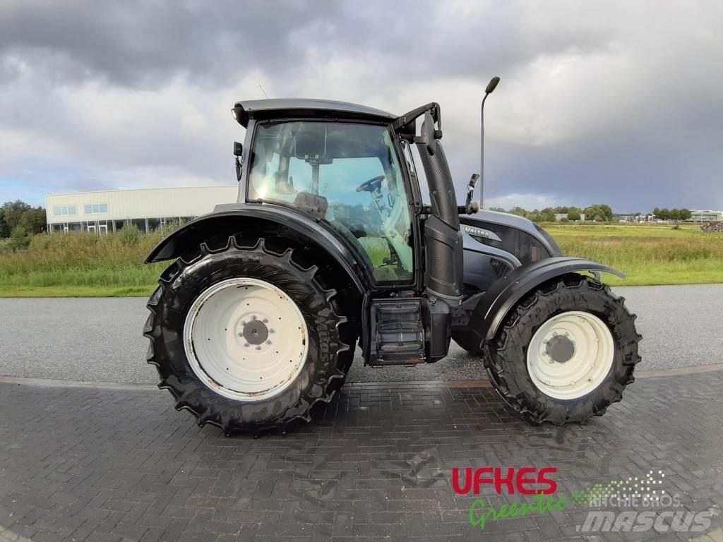 Valtra N134 Tractors
