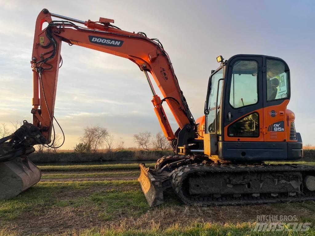 Doosan DX 85 R-3 Mini excavators  7t - 12t