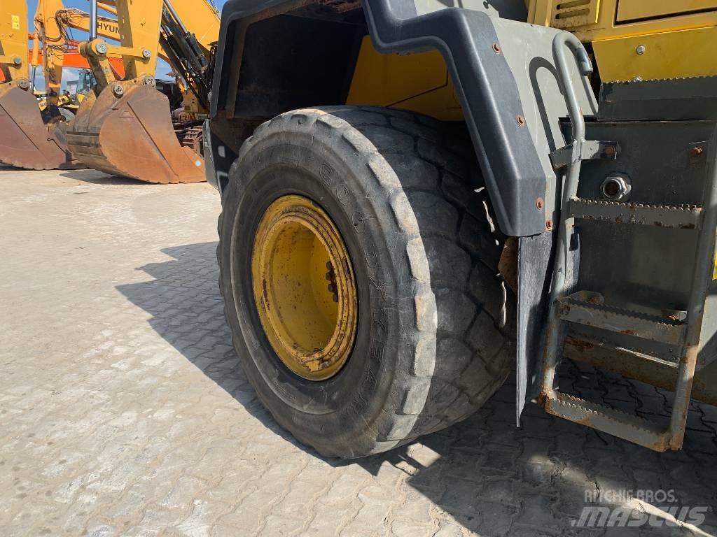 Komatsu WA 320-5H Wheel Loaders