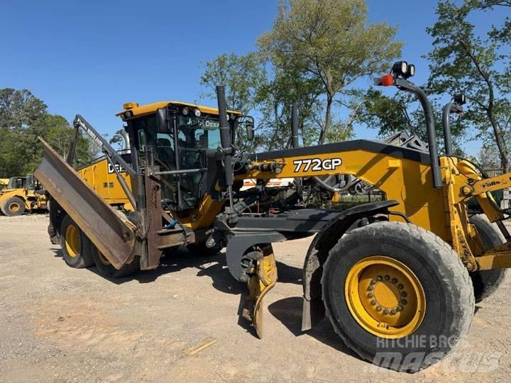 John Deere 772GP Motor Graders