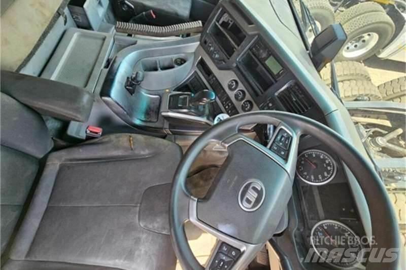 UD TRUCKS QUON Other Trucks