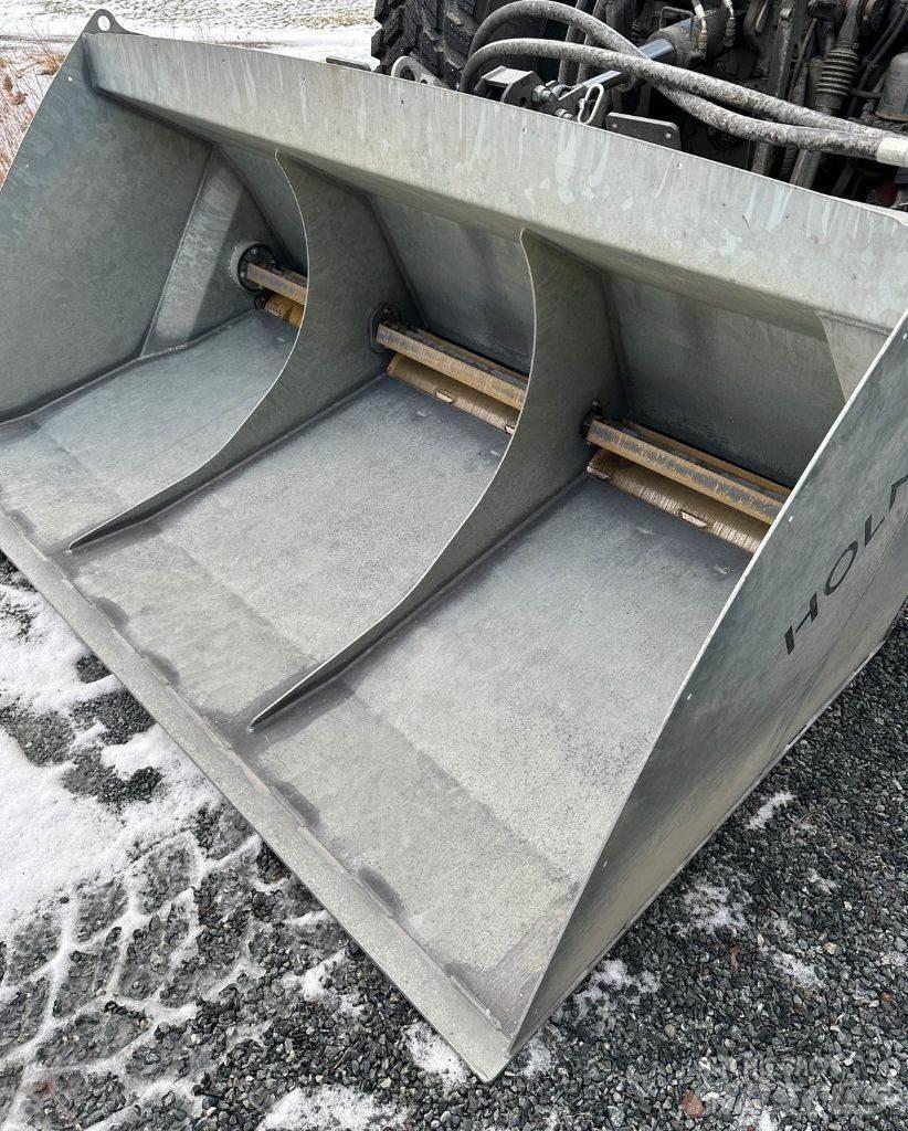 Holms SB 16 Sand And Salt Spreaders