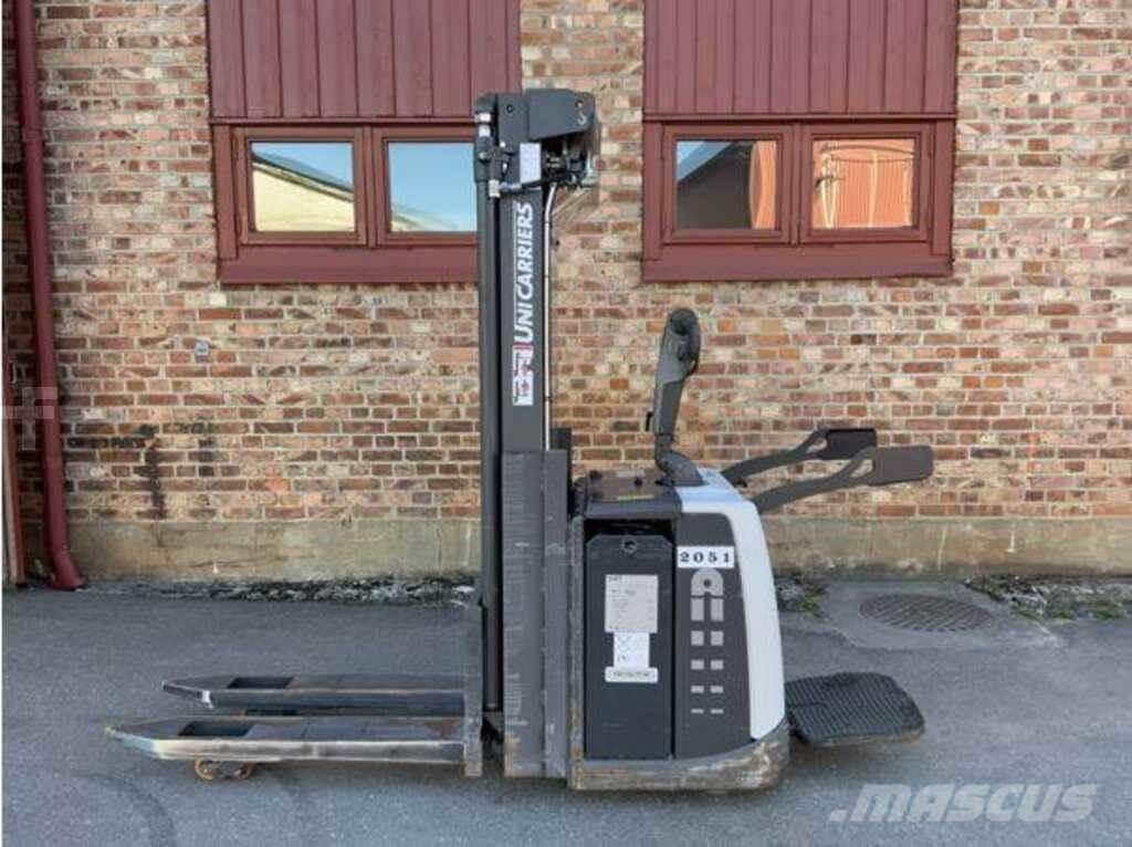 Atlet PSP Self Propelled Stackers