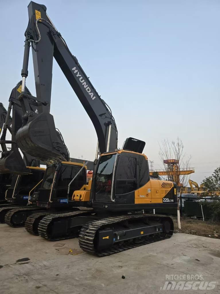 Hyundai 220—9S Crawler Excavators