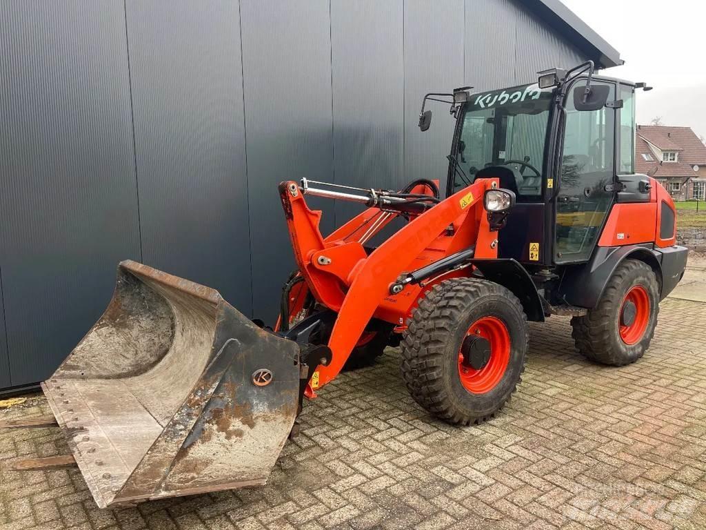 Kubota R065 Wheel Loaders