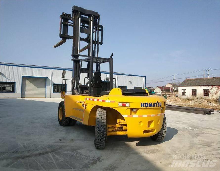 Komatsu FD200 Telescopic Handlers