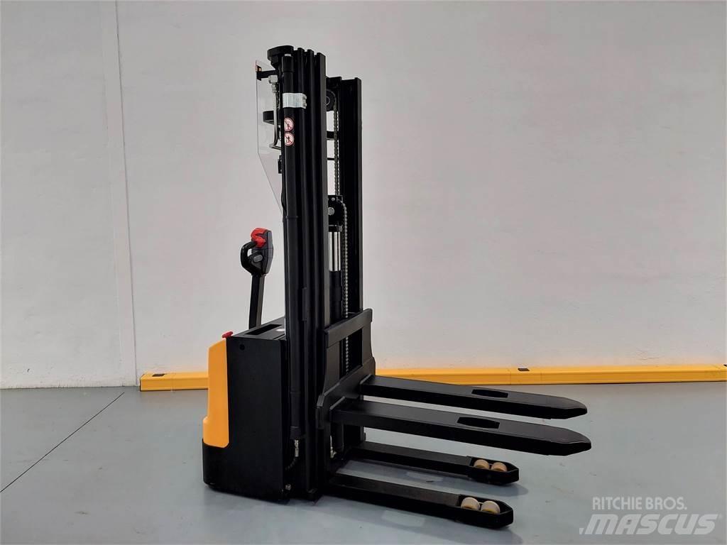  WSA161L Pedestrian stacker